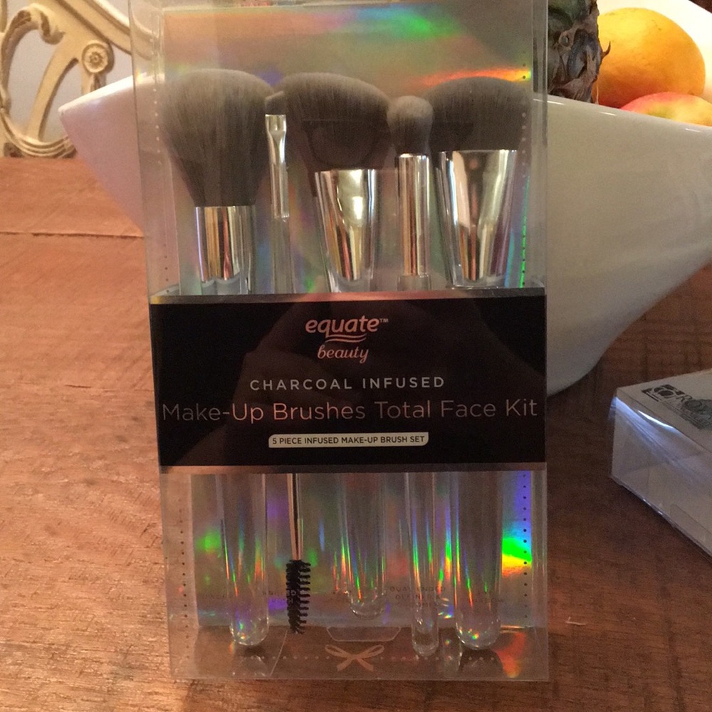 New Charcoal Infused Makeup brush kit❤️️